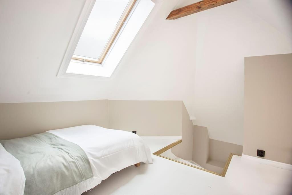 New! Modern Top Floor Apartment In Historic Area! Bergen Exterior photo
